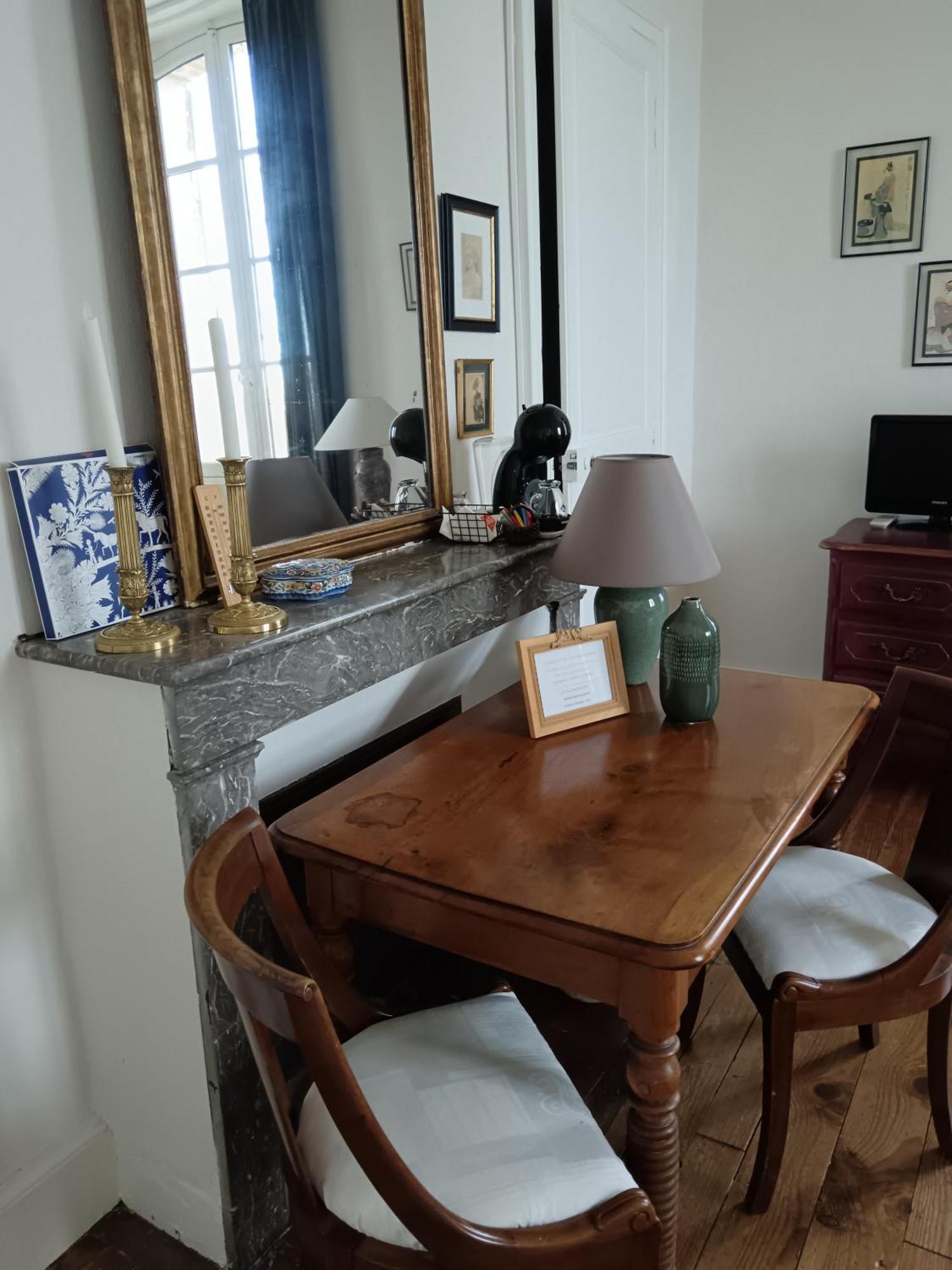 Bed and Breakfast Castel La Bergerie Laglorieuse Esterno foto