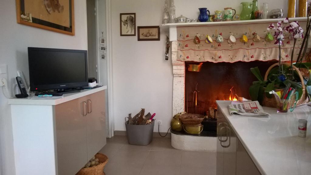 Bed and Breakfast Castel La Bergerie Laglorieuse Esterno foto