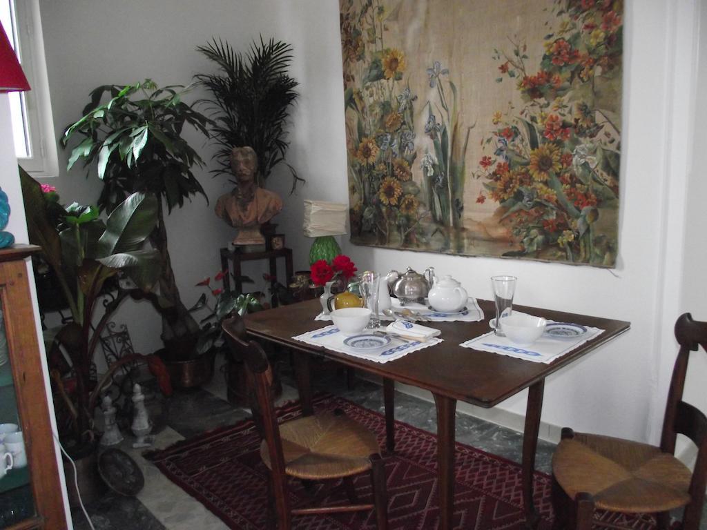 Bed and Breakfast Castel La Bergerie Laglorieuse Esterno foto